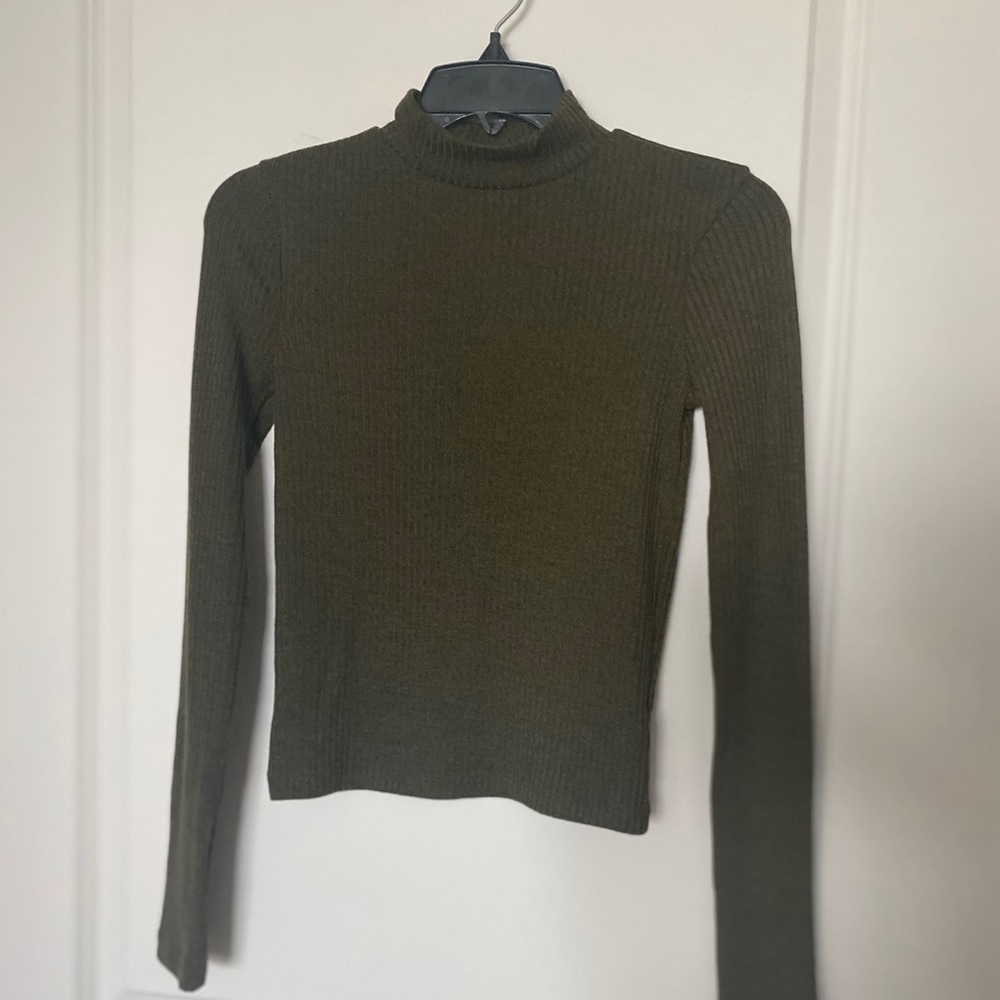BRAND NEW *Forever 21 Olive turtle neck sweater